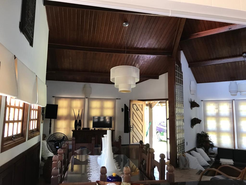 Casa à venda com 4 quartos, 200m² - Foto 4