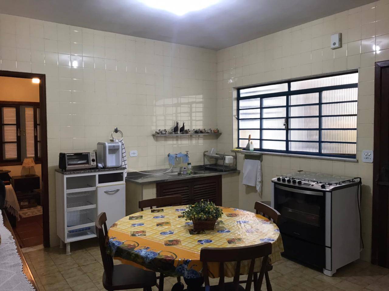 Casa à venda com 4 quartos, 198m² - Foto 2