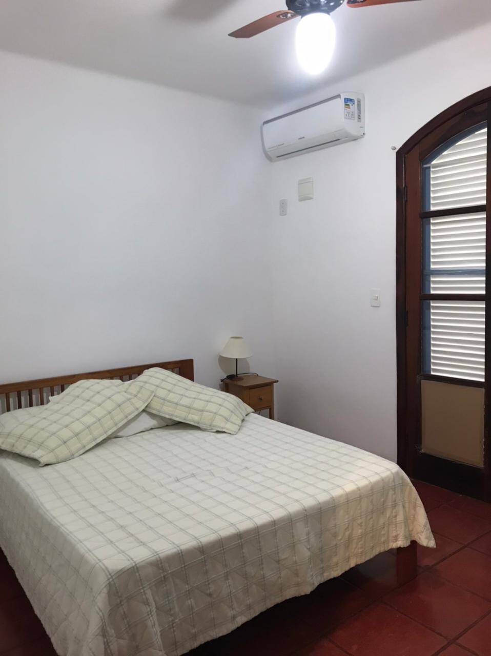 Casa à venda com 4 quartos, 198m² - Foto 4