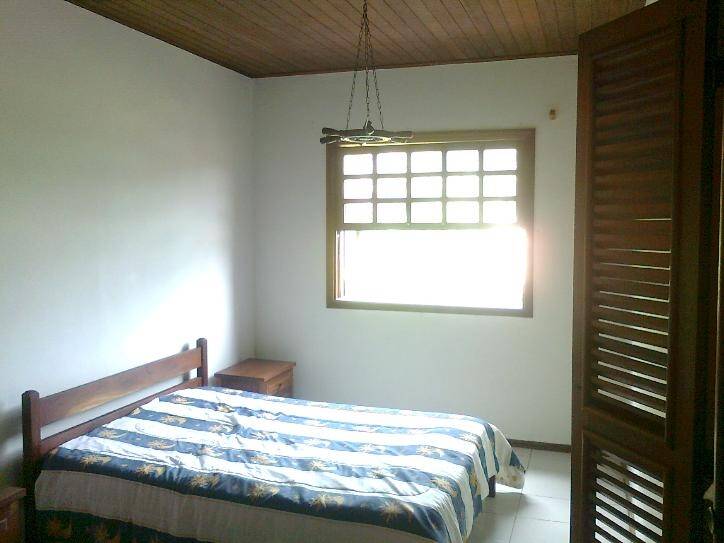 Casa de Condomínio à venda com 3 quartos, 250m² - Foto 17